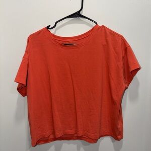 Lululemon Cropped T shirt
